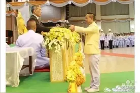 新时代华人华侨在海外的影响力更主要的是要融入驻在国主流社会图片