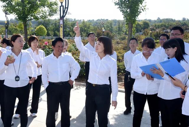 ϲӭ����� �滭�����̡����Ӱ��˴����Сѧ��ʦ�Ž��