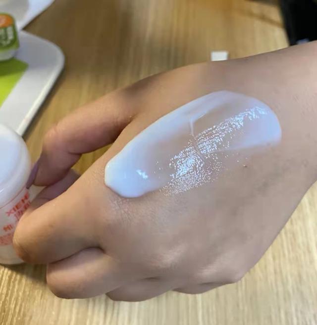 寤鸿40宀佺殑濂充汉锛氬湪瓒呭競璐ф灦涓婄湅瑙佽繖4娆锯€滃ソ鐗┾€濓紝鍒姽璞? onerror=