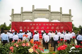 5月25日，第三十二届莱州月季花节开幕图片