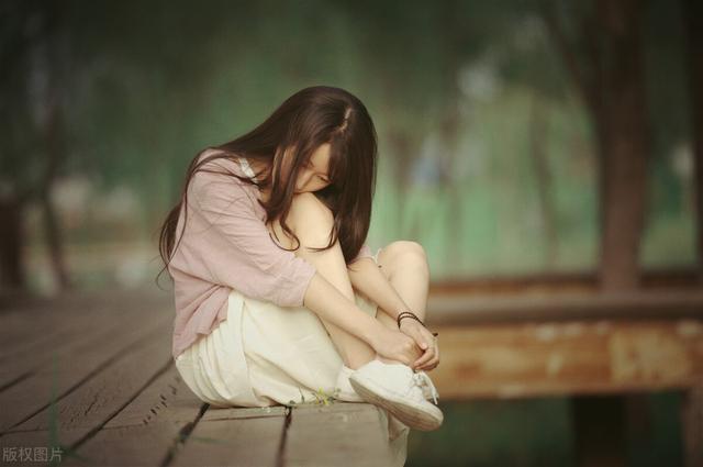 情感缺失症的人的表现,女人心里有了"其他男人",三个细节,一眼看破