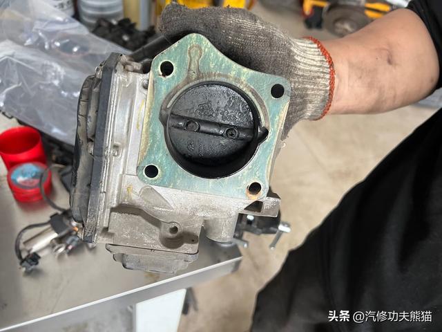 日系车不漏油吗？本田CRV漏机油！不必跪舔日系，只解决日系问题