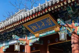 20年过去了，那个曾在街头卖肉的北大出身的陆步轩，如今怎样了？图片