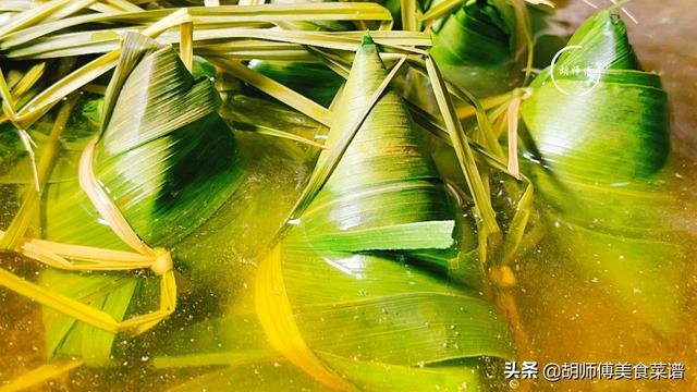 煮粽子：有人用冷水，有人用开水！厨师长：都不对，教您正确做法