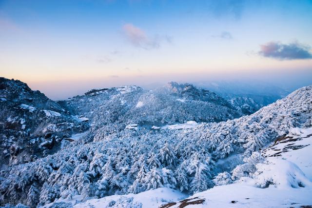 为什么说“黄山归来不看岳”？黄山“四绝”是什么？