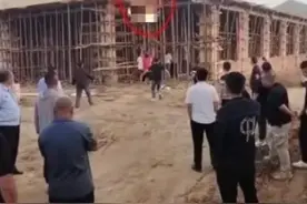 突发！江苏发生重大恶性事件！男子自焚坠楼，知情者爆料更多内幕图片
