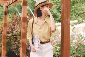 炎炎夏日，少穿深色长款！这3种短裤穿搭，清爽舒适又显腿长图片