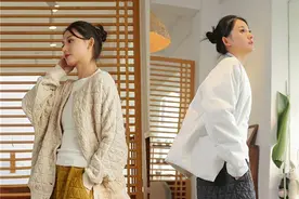 女人上了年纪，就得穿“棉裤”，掌握这些穿搭技巧，既时髦又保暖图片