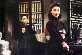 老年间，青楼女一旦提出“定情”，男子们离着破财也就不远了图片