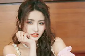 金子涵，清纯靓丽的活泼美少女，才华横溢的她，太让人喜欢啦图片