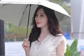 惊艳十足的打底裤，搭配风格要追求别具一格，减龄单品图片