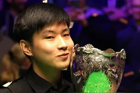 赵心童成为斯诺克世锦赛冠军，父母和女朋友都非常支持他的事业图片