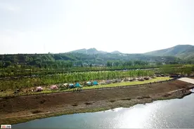 小店镇靠美丽山水打造新时尚，五一节星空露营火爆小山村图片