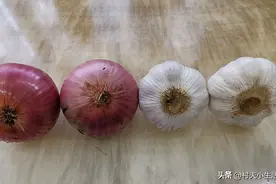 洋葱这样保存，存2年都不会变质，方法超简单，学学图片