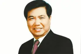 中国富豪给美国捐款7000万后，扬言：我乐意，中国的贫穷与我无关图片