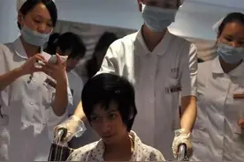 21岁孩子上半身是女人，下半身是男人，性别改造手术成功了吗？​图片