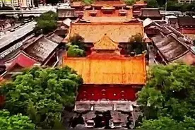 由皇帝的行宫改建的寺院——雍和宫图片