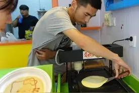 8年前，清华高材生辞掉工作，与妻子在街头卖煎饼，后来怎样了图片