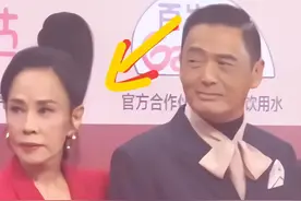 这一次，周润发65岁的妻子陈荟莲，让世界刮目相看图片