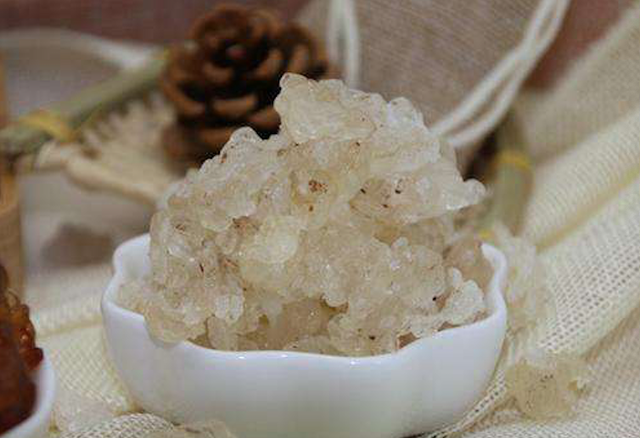 雪燕和燕窝的区别图片 2026年雪燕和燕窝的区别图片对比