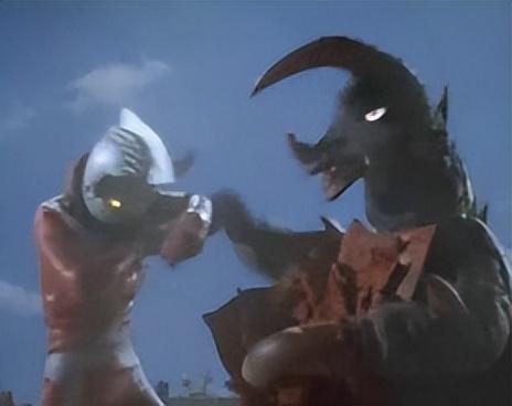 以下八张奥特曼打怪兽图片，各位能认出是哪位奥特曼吗？