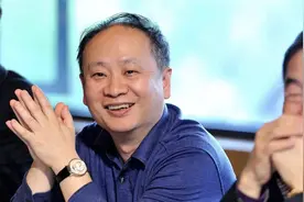 他17岁上清华，29岁辞职创业，疫情期间日赚1亿，如今身家1291亿图片