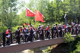 用脚步丈量青春石家庄精英中学开展“激情远足”点燃生命未来图片