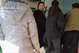 故事会：小伙到银行取10.86万新钱订婚，大家送上祝福：早生贵子图片