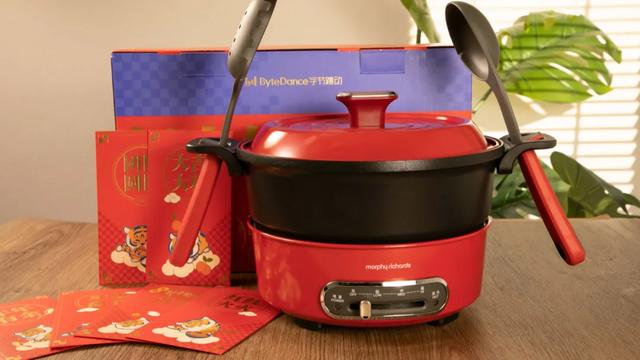 字节、腾讯、京东…22家大厂虎年礼盒实测,互联网公司团拜会来了