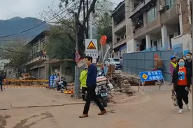 重庆沙坪坝最大城中村，巷道幽深十分拥挤，消费便宜还有烟火气图片