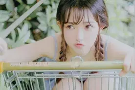 男生主动制造肢体接触代表什么，八成是喜欢上你了图片