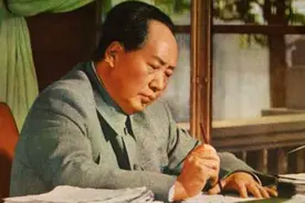 毛主席写下一首七律，8句诗包含8个典故，多亏秘书从废纸篓里捡回图片