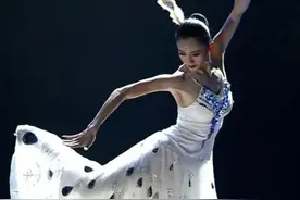 杨丽萍男舞者造型近赤裸惹争议：剧情需要，真相没你想得那么低俗图片