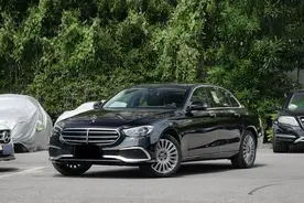 奔驰E级选哪个配置才不亏？明年换代，今年还能入手吗？图片