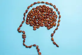 有一种水果可以减轻帕金森病的颤抖，你知道是什么吗？图片