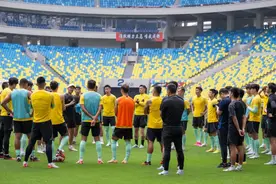国足将迎未来四战最弱之敌，当务之急是找到“中场最优解”图片