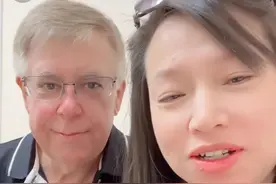 带着大儿子嫁美国 45岁生下双胞胎 50岁又怀女儿 这是一段怎样的经历图片
