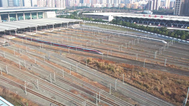 火车有没有充电插口（超全火车上的这些地方都能充电）
