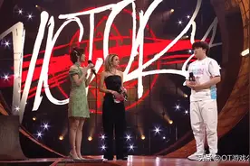 原来bin在外赛区人气这么高，小吕布为他跑腿，chovy都不敢轻视图片