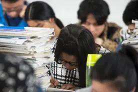 研究生期间学生应该做什么？努力拿到这些荣誉，就业起点会更高图片