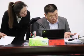 省级特色示范性普通高中评估专家组对六盘水市第十中学申创省级示范性高中进行评估图片