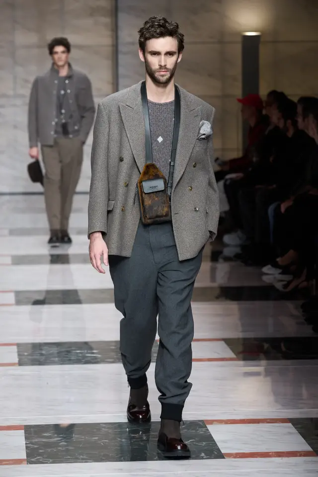 ������Giorgio Armani 2023�＾ϵ����װ������ʱ��