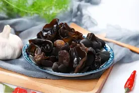 黑木耳竟然能致人丧命？医生告诉你泡木耳时一定要注意的细节图片