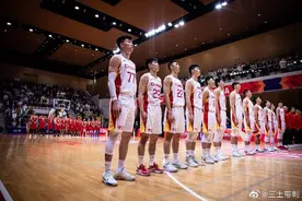 中国男篮逆转伊朗，名嘴苏群猛夸三人，认为他们是赢球最大功臣图片