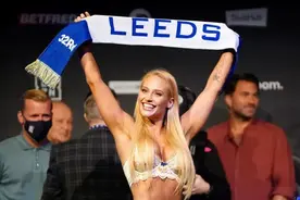 女拳手隆胸变火辣身材惹热议，网友：一拳会不会打爆？图片