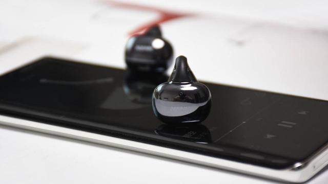 南卡Ultra：U型耳夹式设计，无感佩戴畅享好声音