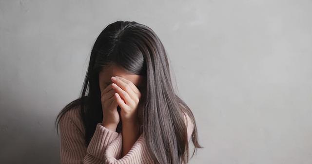 女子深夜醉酒后, 遭到摩的司机三次性侵, 误以为老公竟全力配合