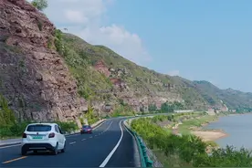 这是陕西沿黄公路最美的一段！路好人少自驾超爽，隔几步一个景点图片