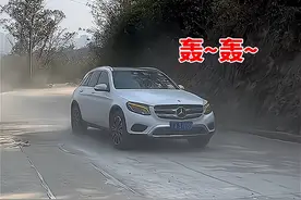 重庆：村长一个电话，打工年轻人全部回村，女子：这是村里规矩图片