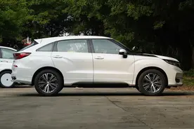 买大5座SUV，这3台是首选，2.0T配9AT，轴距超2米8，空间大动力强图片